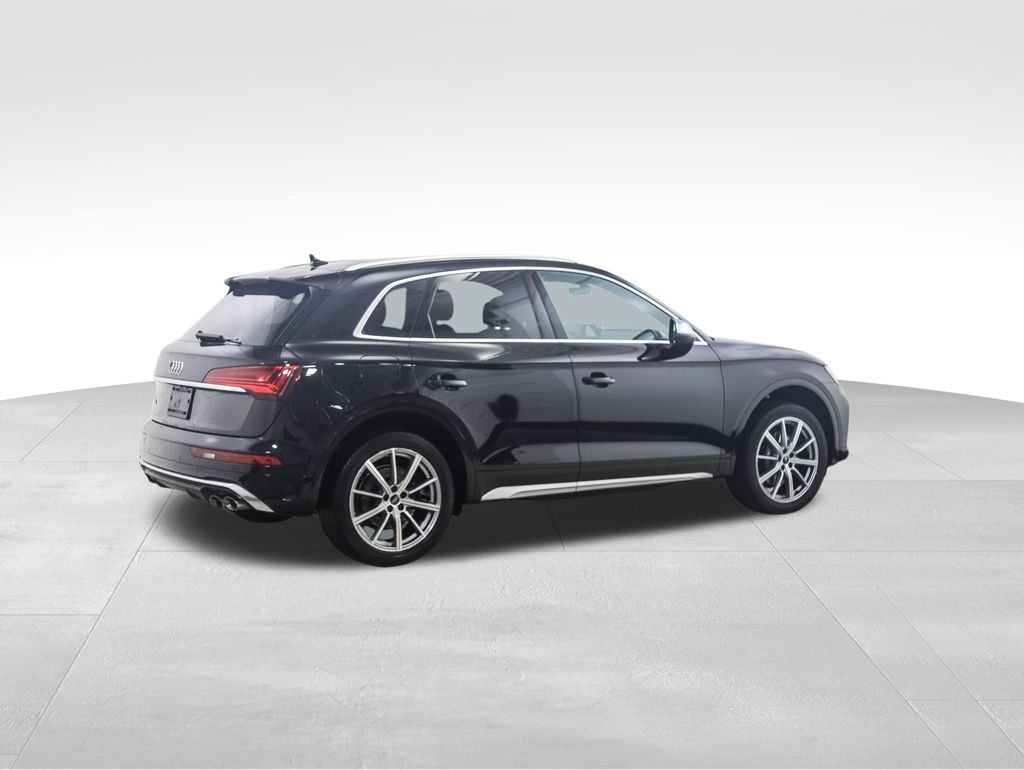 Thumbnail: 2022 Audi SQ5 - 5