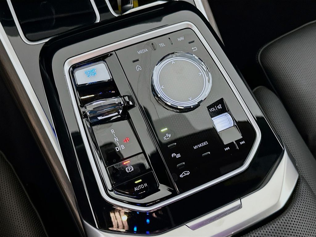 Thumbnail: 2024 BMW i7 - 17