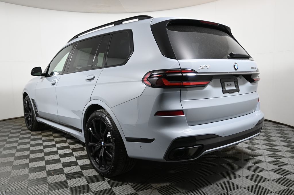 Thumbnail: 2026 BMW X7 - 5