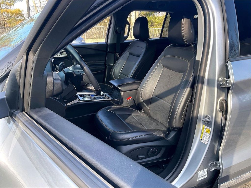 2023 Ford Explorer — photo 10