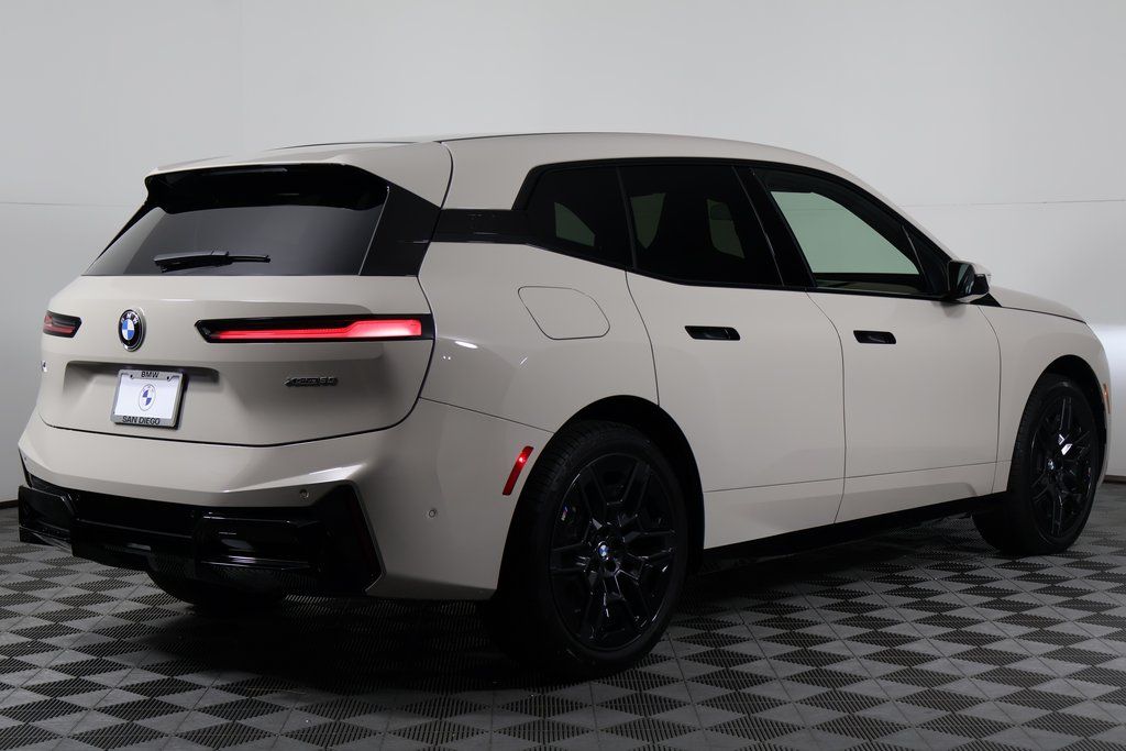 Thumbnail: 2026 BMW iX - 2