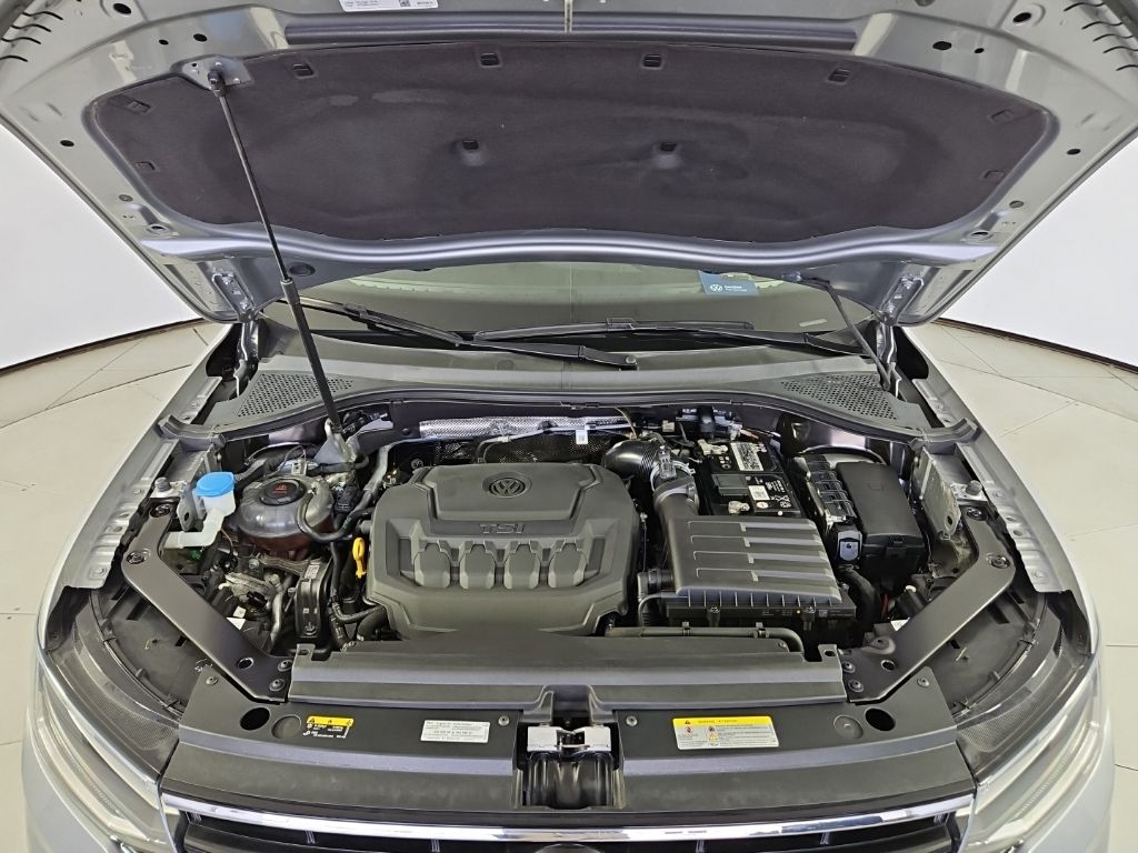 Thumbnail: 2023 Volkswagen Tiguan - 6