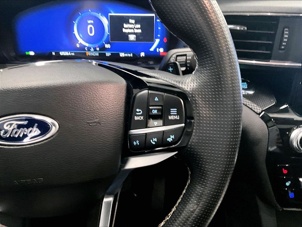 2021 Ford Explorer — photo 25