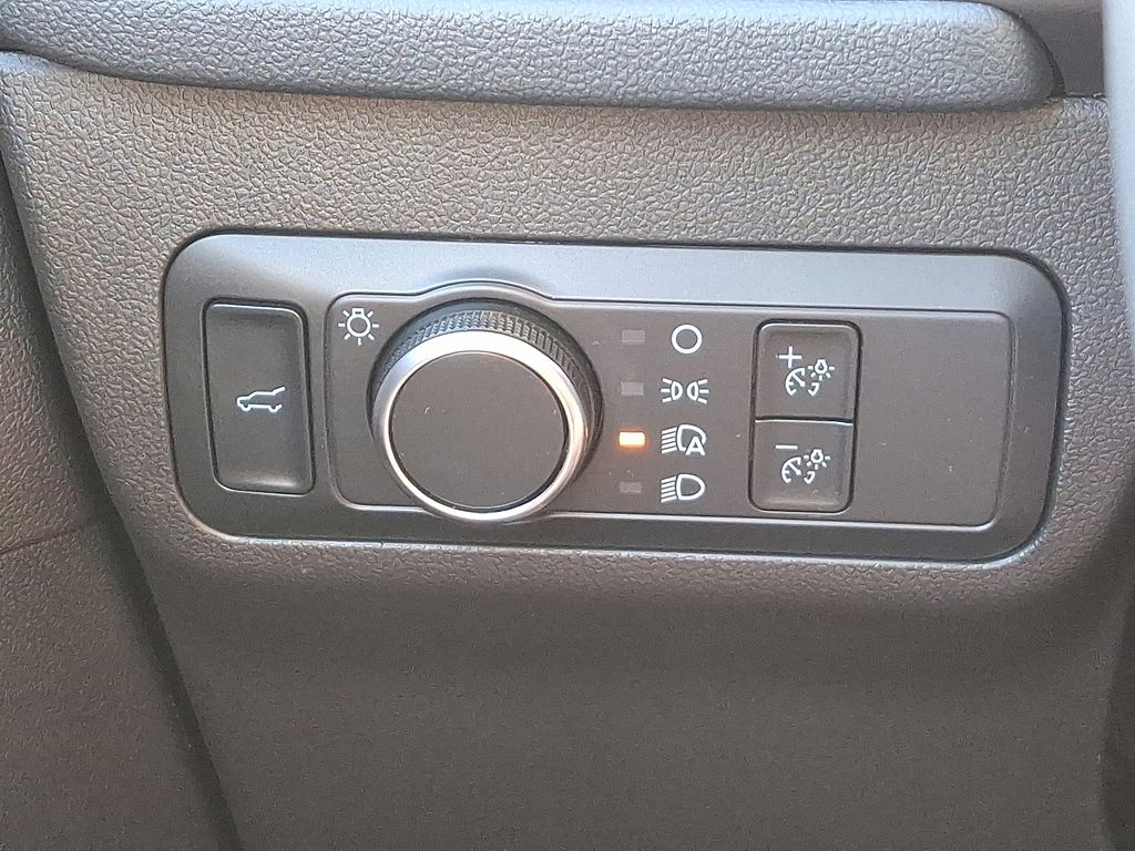 Thumbnail: 2022 Ford Escape - 24