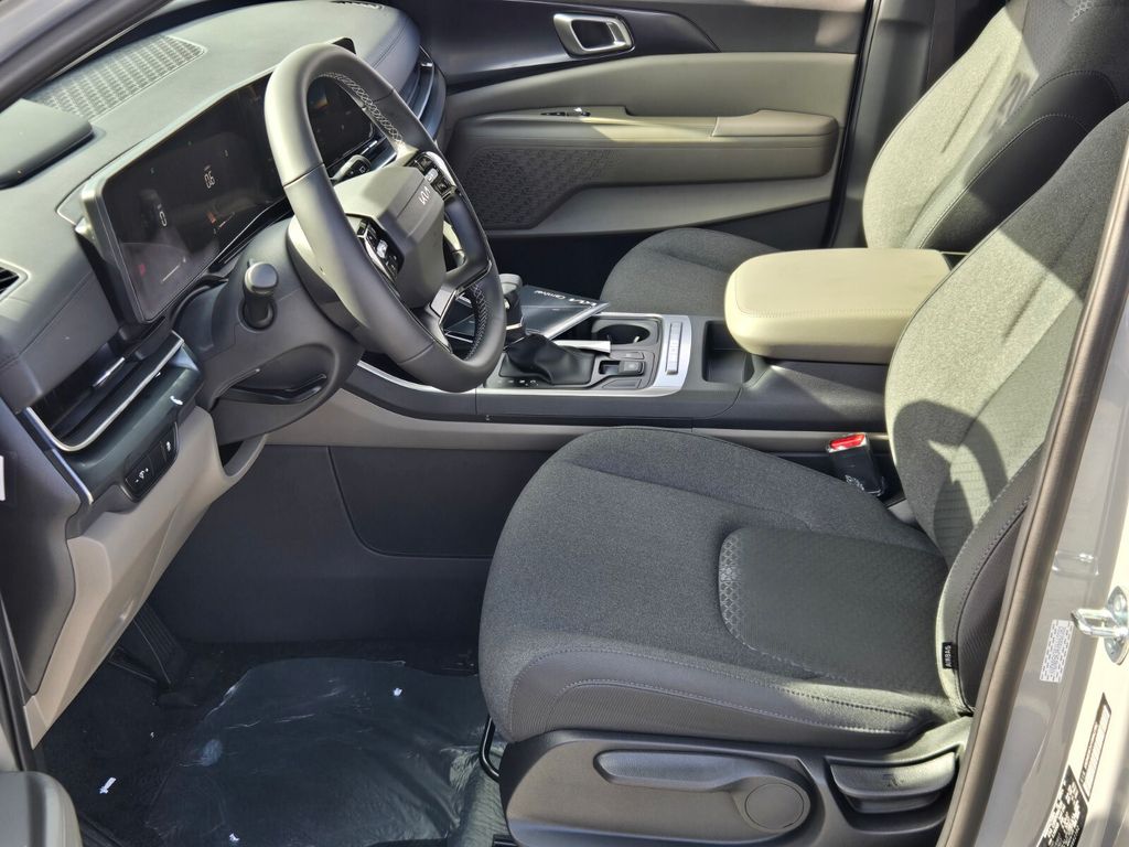 2027 Kia Carnival - $39,065