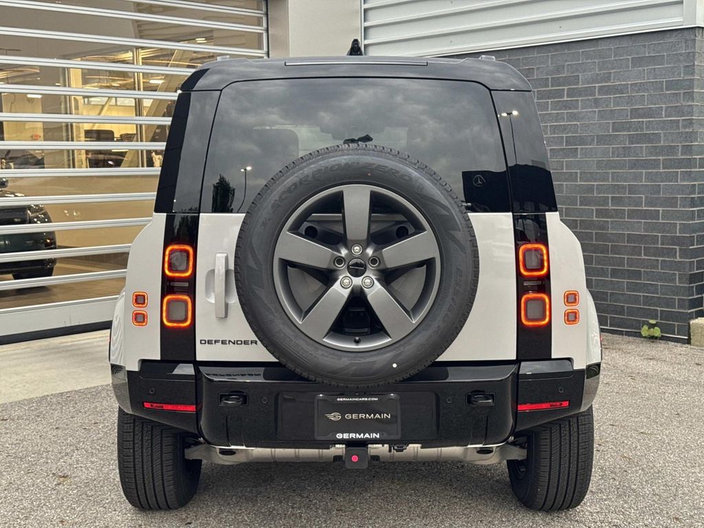 New 2026 Gray Land Rover X-Dynamic SE image 5