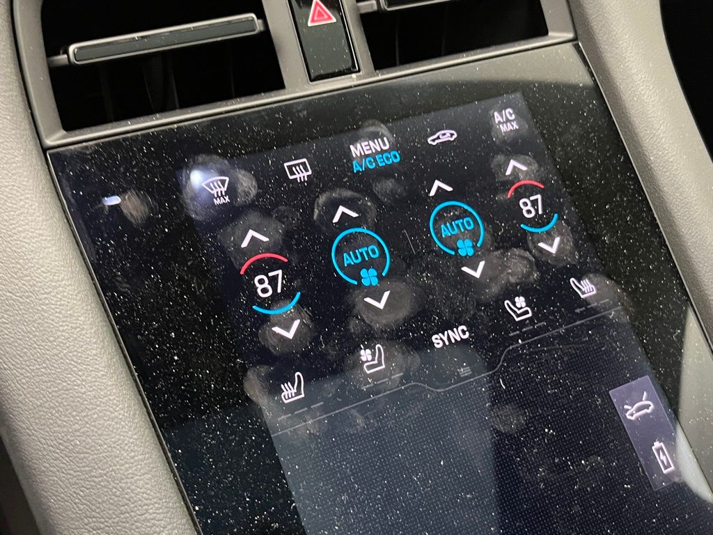 Thumbnail: 2023 Porsche Taycan - 12