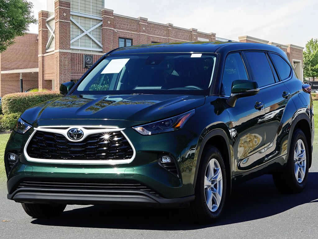 Thumbnail: 2024 Toyota Highlander - 4