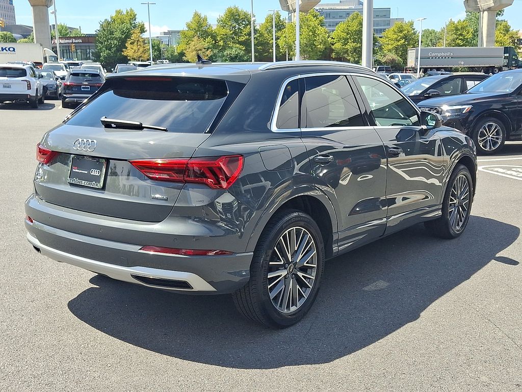 Thumbnail: 2022 Audi Q3 - 4