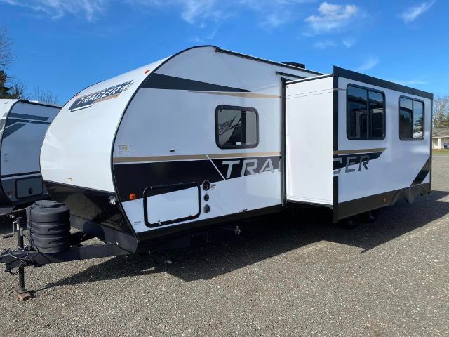 2024 White / Black Prime Time Tracer 270BHSLE Travel Trailer