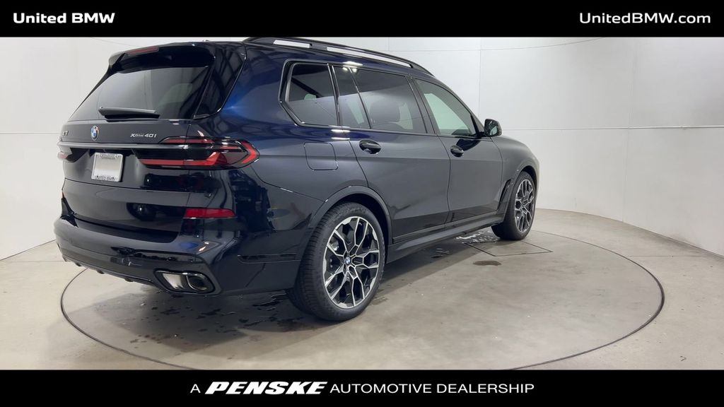 Thumbnail: 2026 BMW X7 - 8