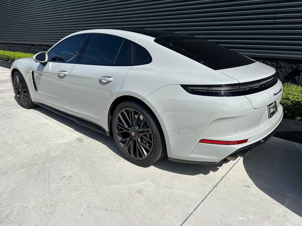 Thumbnail: 2026 Porsche Panamera - 3