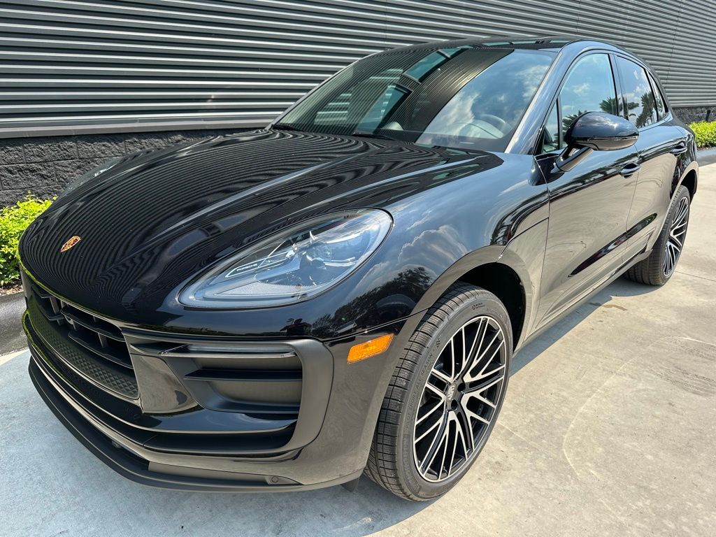Thumbnail: 2026 Porsche Macan - 6