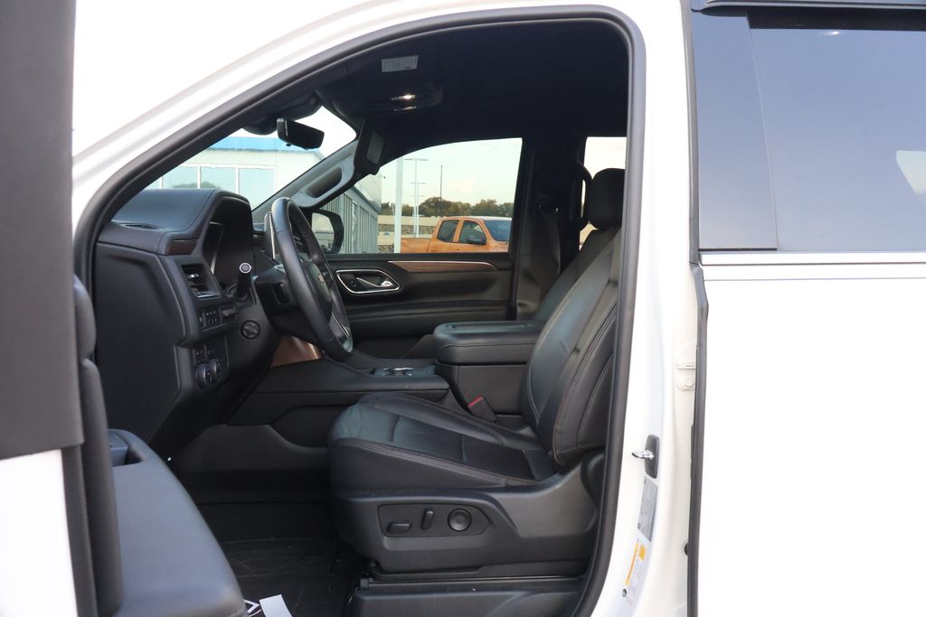 Thumbnail: 2023 Chevrolet Tahoe - 14