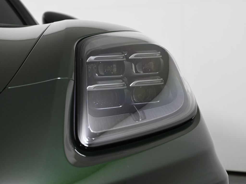 Thumbnail: 2026 Porsche Panamera - 11