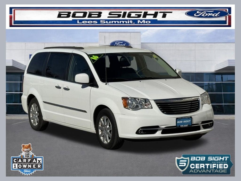 2016 Chrysler Town & Country Touring