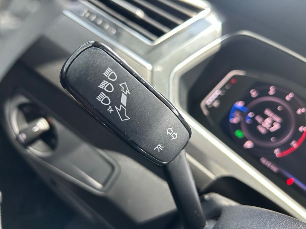 Thumbnail: 2020 Volkswagen Tiguan - 28