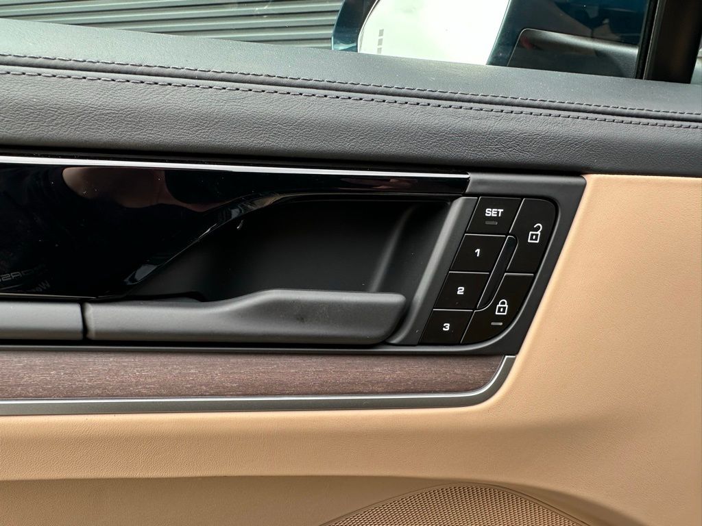 Thumbnail: 2026 Porsche  - 21