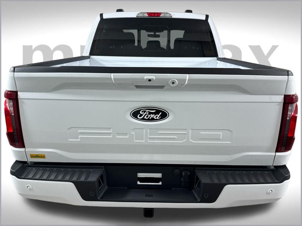 2025 Ford F-150 XLT photo 10