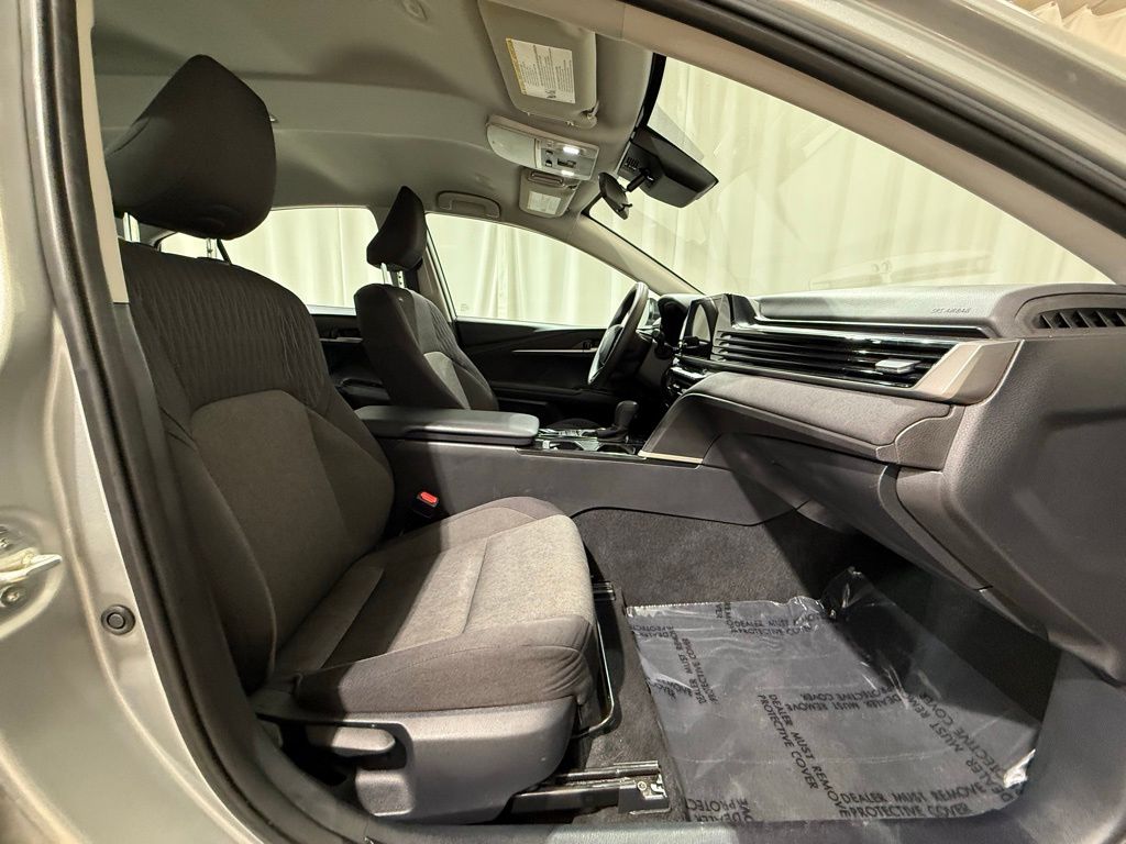 Thumbnail: 2025 Toyota Camry - 20