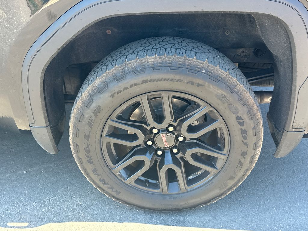 Used 2022 Onyx Black GMC Elevation image 19