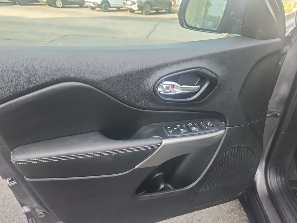2021 Jeep Cherokee Latitude Lux Gray at Subaru and VW of Moon Township