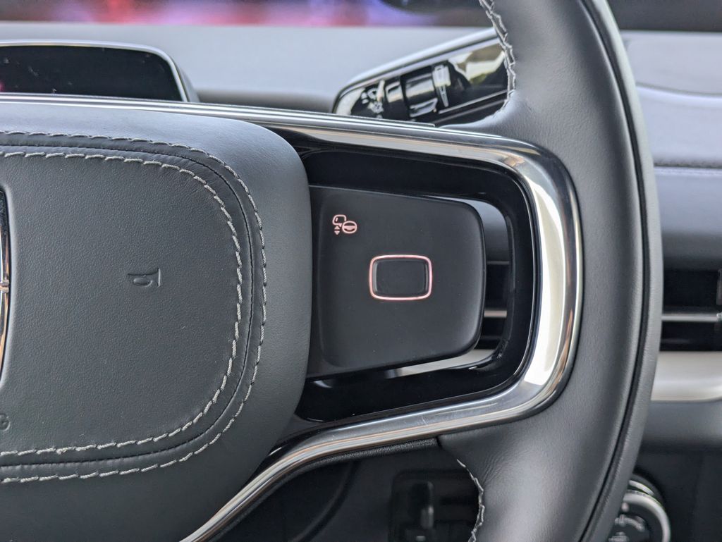 2027 Lincoln Navigator 