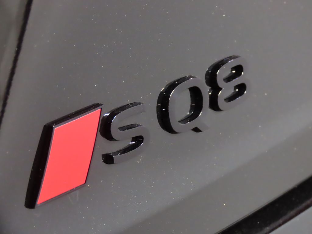 2024 Audi SQ8 e-tron  9