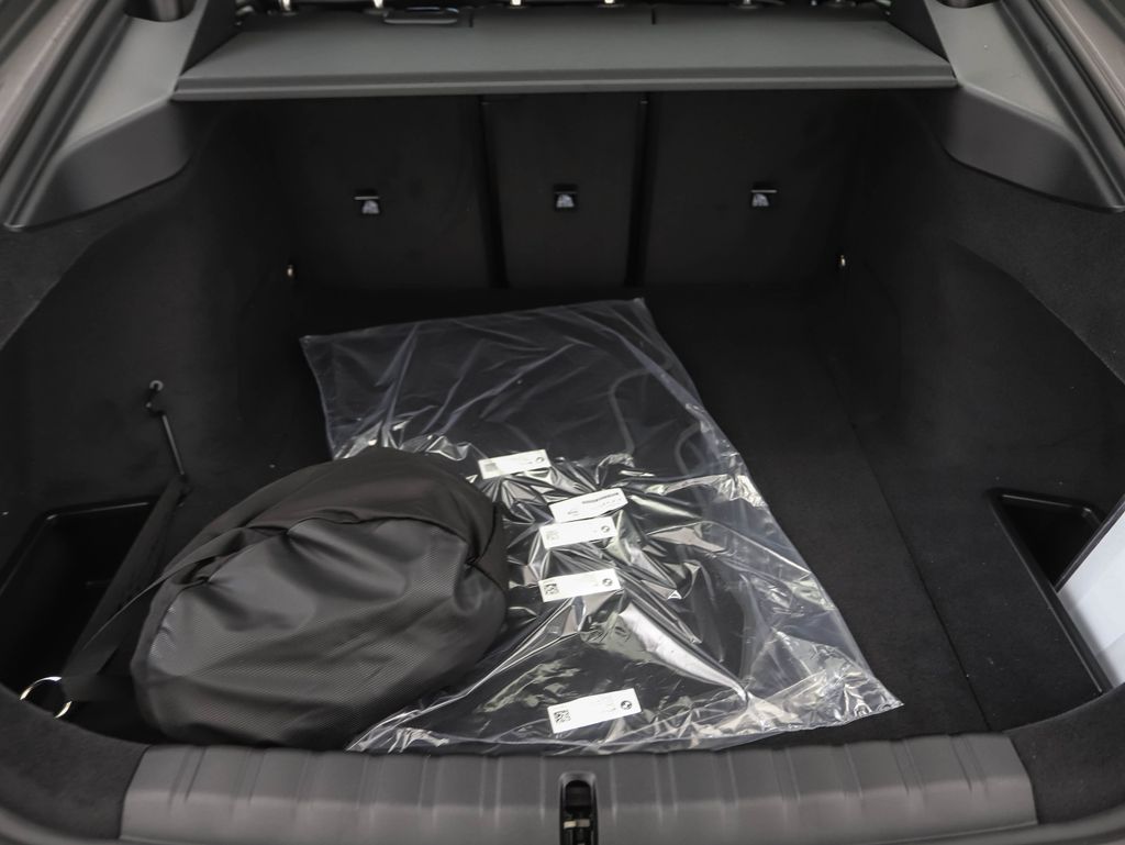 Thumbnail: 2026 BMW i4 - 24