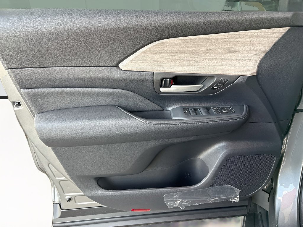 Thumbnail: 2026 Toyota Grand Highlander - 25