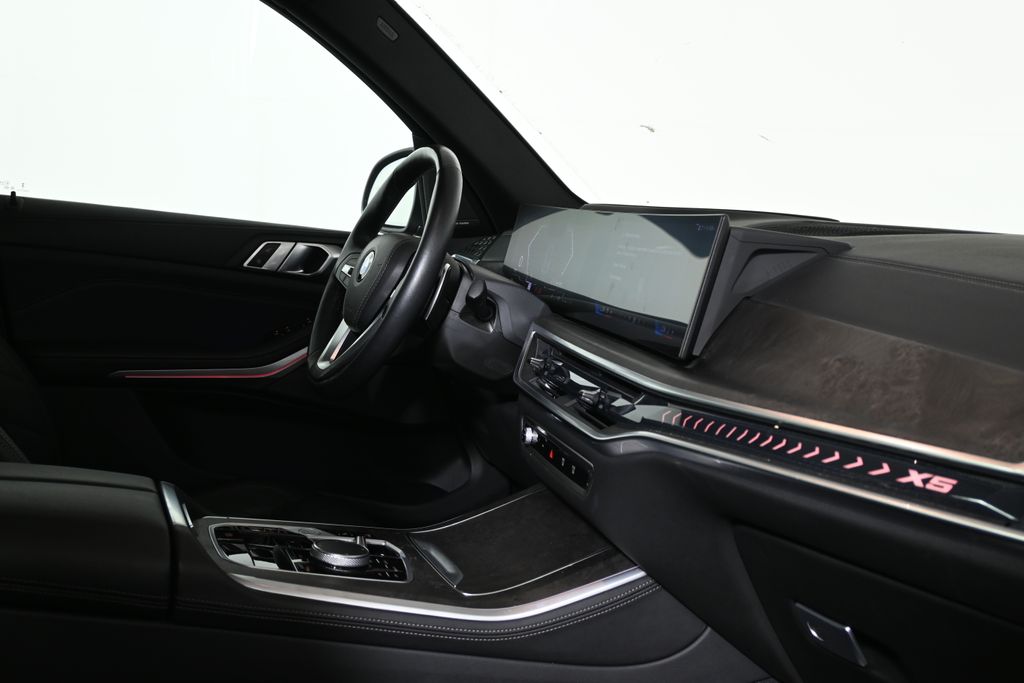 Thumbnail: 2024 BMW X5 - 8