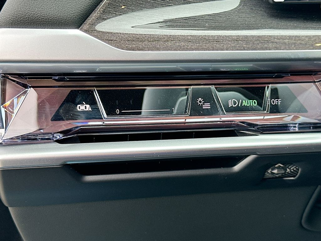 New 2026 Black BMW 760i xDrive image 10