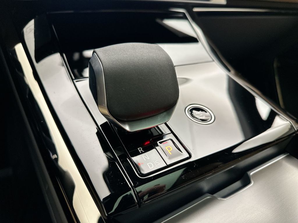 Thumbnail: 2026 Land Rover Range Rover Sport - 12