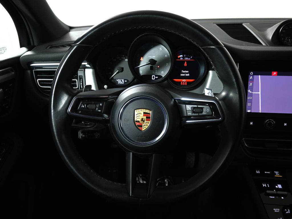 Thumbnail: 2022 Porsche Macan - 18