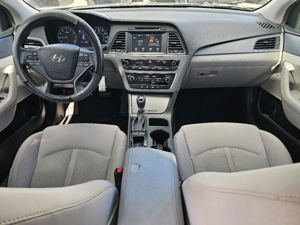 2017 Hyundai Sonata SE 11