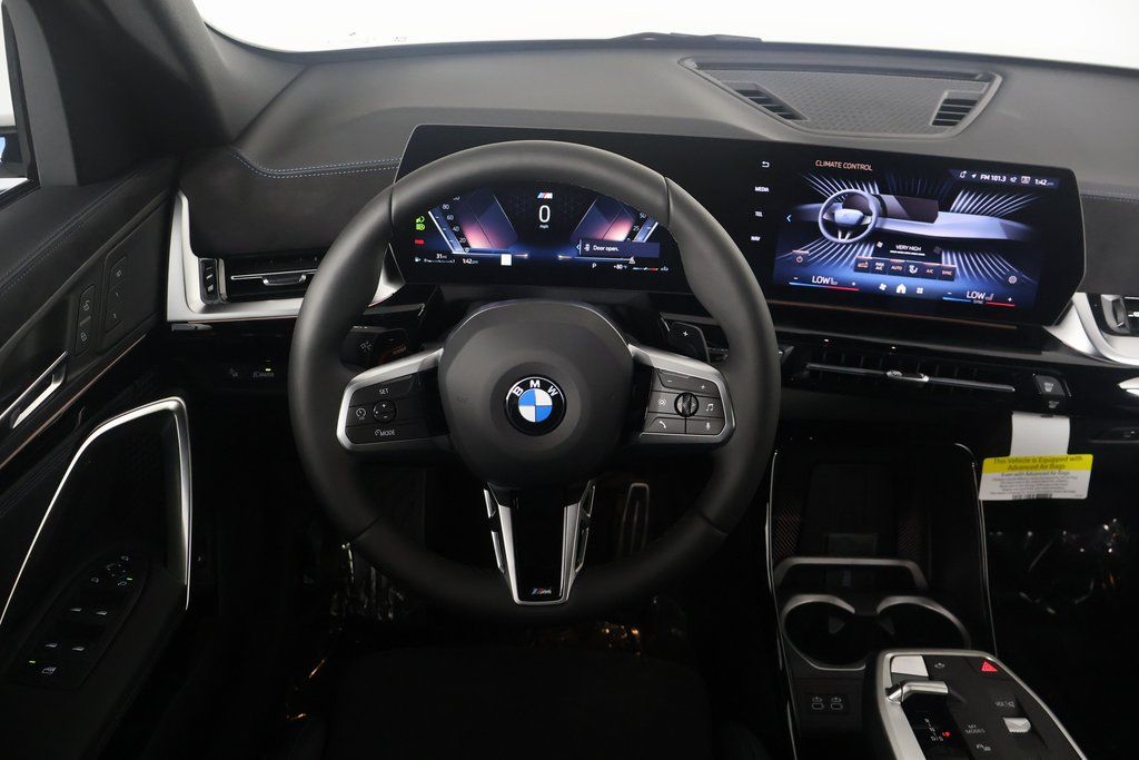 Thumbnail: 2025 BMW X2 - 3