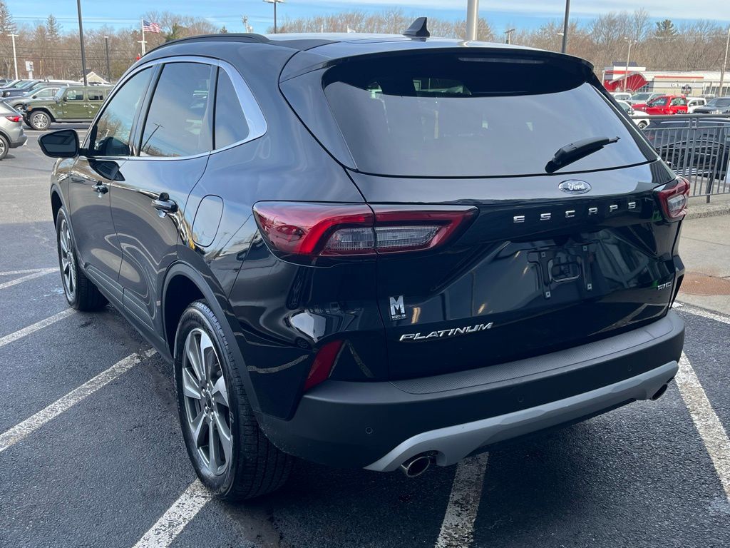 View vehicle photo 5