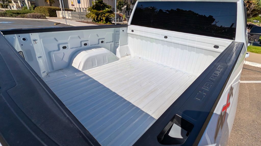 Used 2022 Chevrolet Silverado 1500 LT 4D Crew Cab