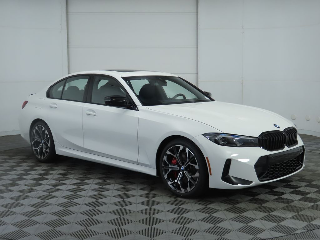 Thumbnail: 2026 BMW 3 Series - 3