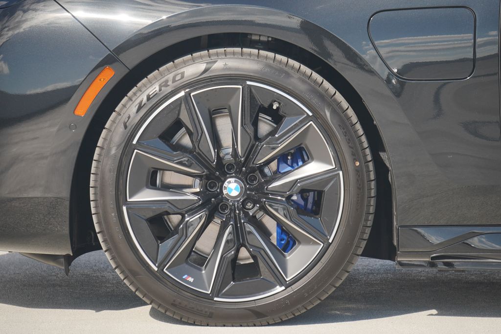 Thumbnail: 2026 BMW 7 Series - 5