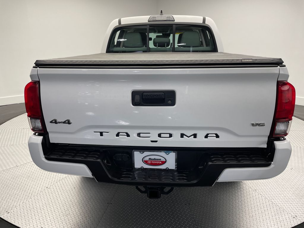 Thumbnail: 2018 Toyota Tacoma - 6