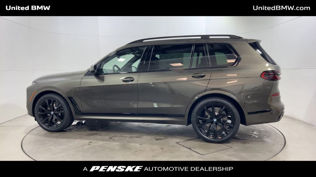 Thumbnail: 2026 BMW X7 - 6