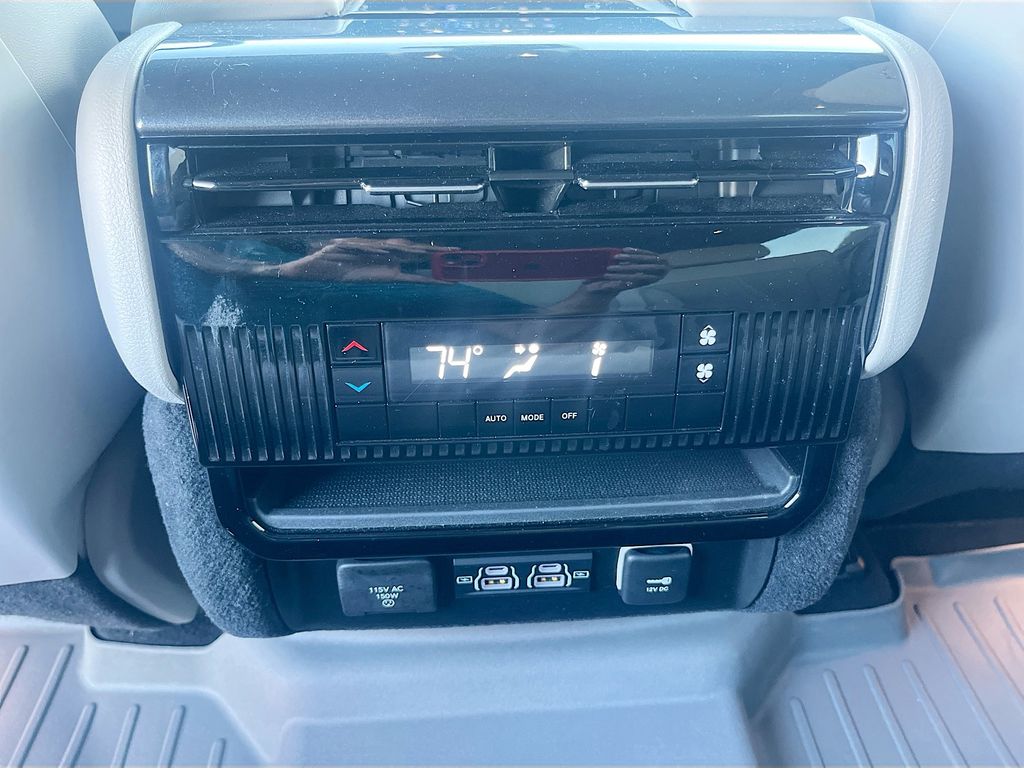 2024 Jeep Wagoneer Base White at River Oaks CDJR