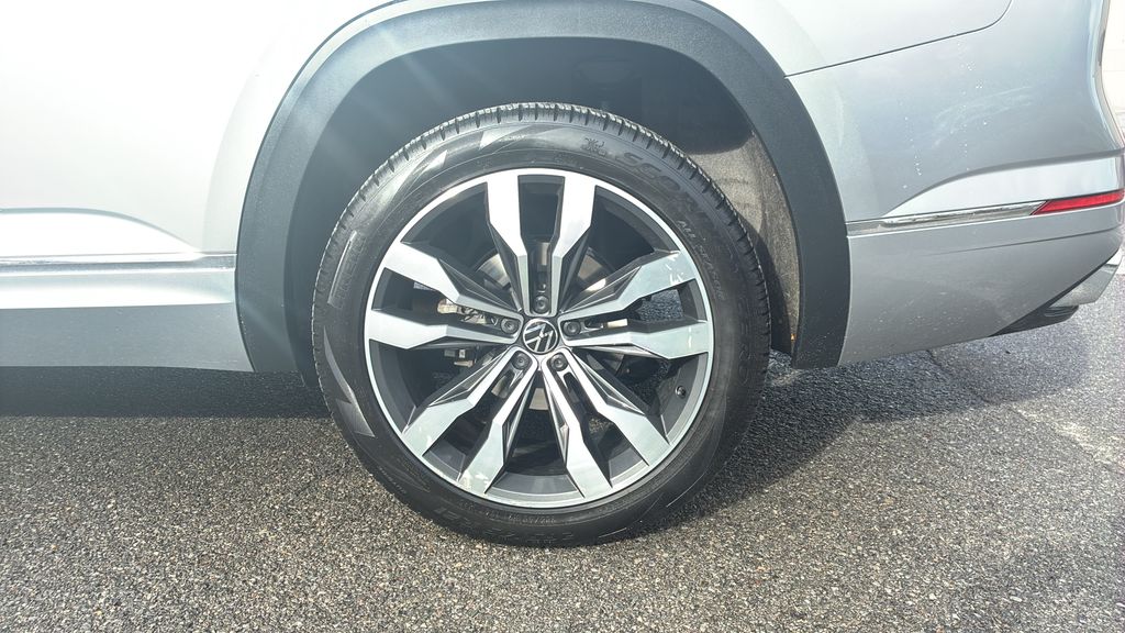 used 2021 Volkswagen Atlas car, priced at $27,400