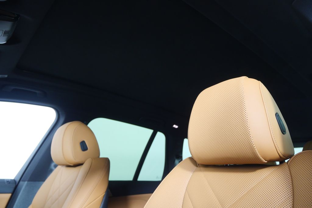 Thumbnail: 2026 BMW X5 - 11