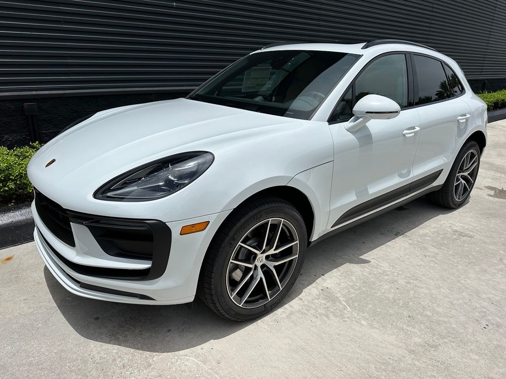 Thumbnail: 2026 Porsche Macan - 7
