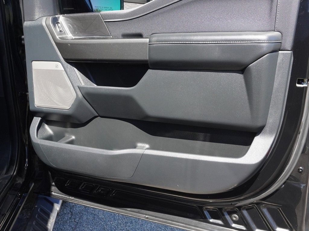Used 2023 Black Ford XLT image 26