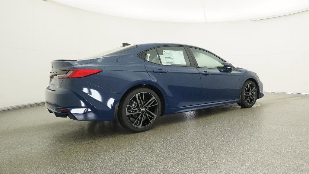 Thumbnail: 2025 Toyota Camry - 31