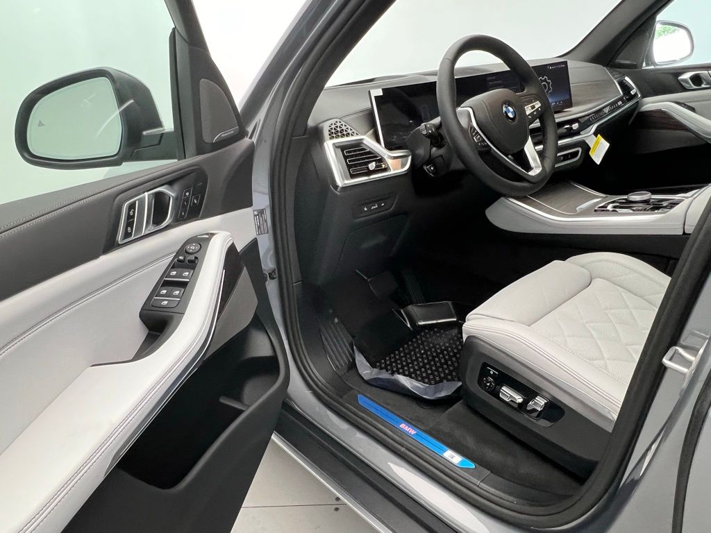 Thumbnail: 2026 BMW X5 - 22