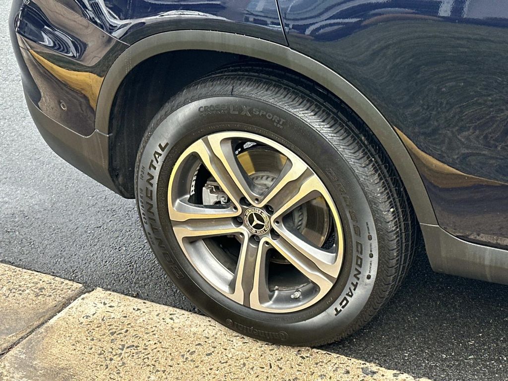 Thumbnail: 2022 Mercedes-Benz GLC - 17